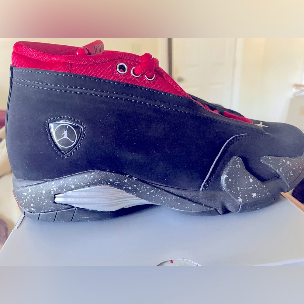 Womens Red Lipstick Jordans sz 7